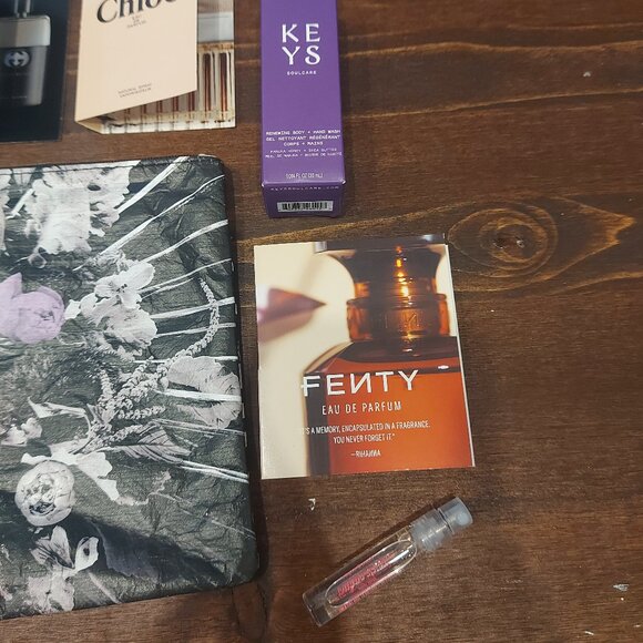 Urban Decay Makeup Pouch + Scent & Skin Mix - Picture 3 of 8